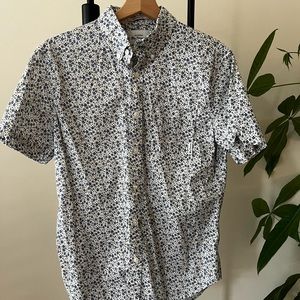 Ben Sherman Men’s Floral Print Short Sleeve Button-Down Shirt